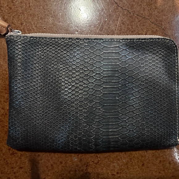 Consuela Rattle L Shaped Clutch - Picture 2 of 4